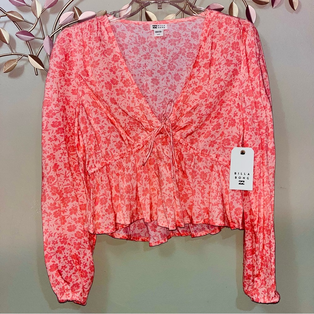 NWT Billabong peach/coral floral patterned long sleeve top size Large
